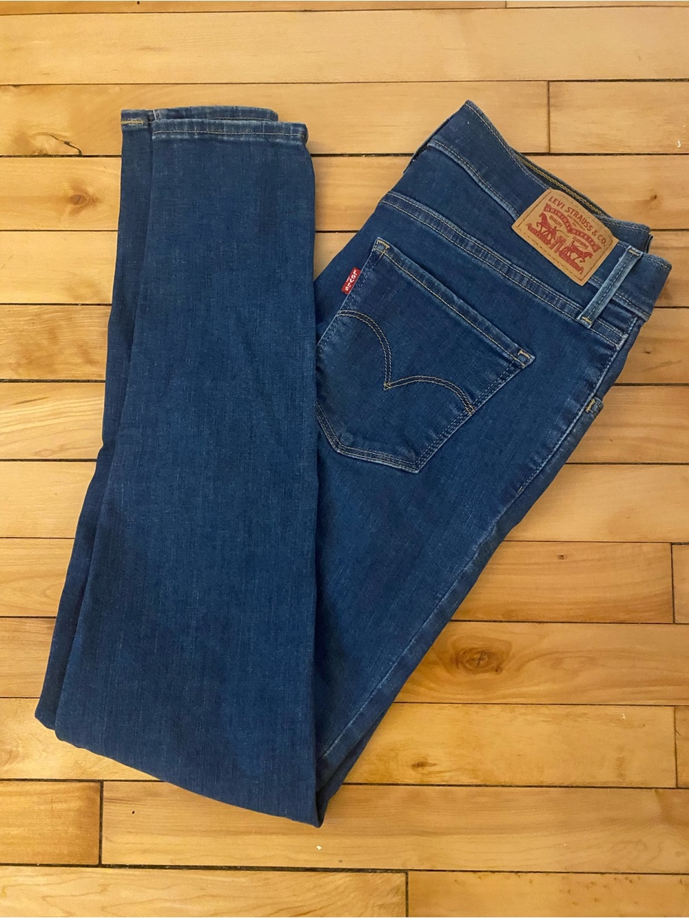 Levi's 720 High Rise Super Skinny Dark Blue Denim